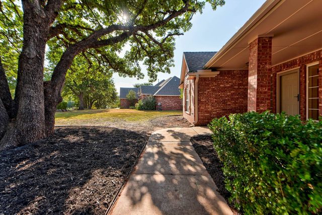 204 Persimmon Ridge Drive, Blanchard: photo 4