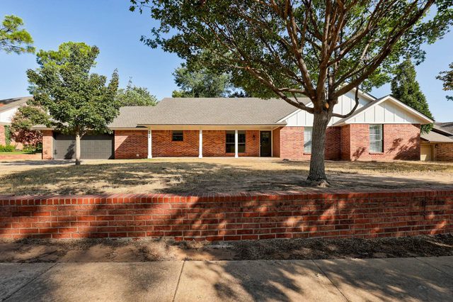 3809 Cedarbrook Drive, Norman: photo 2